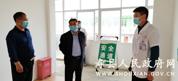 淮南壽縣縣委常委、副縣長閆明圣督導(dǎo)三覺鎮(zhèn)疫情防控工作