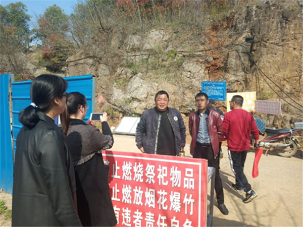 淮南八公山鎮(zhèn)督導文明祭祀工作