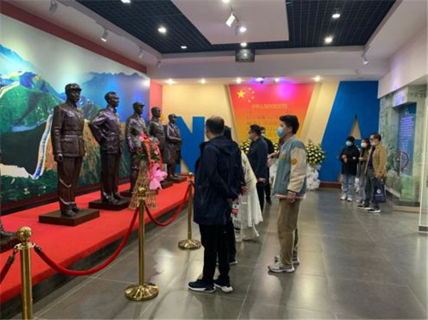 淮南市失業(yè)保險(xiǎn)中心開(kāi)展“學(xué)習(xí)黨史 緬懷英烈”主題黨日活動(dòng)