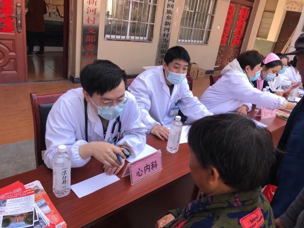 淮南市人防辦、淮南東方醫(yī)院集團共同開展“我為群眾辦實事”活動 赴古溝回族鄉(xiāng)新河村開展健康義診