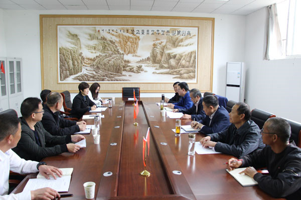 淮南市鳳臺(tái)縣政協(xié)教育界委員調(diào)研校園安全工作
